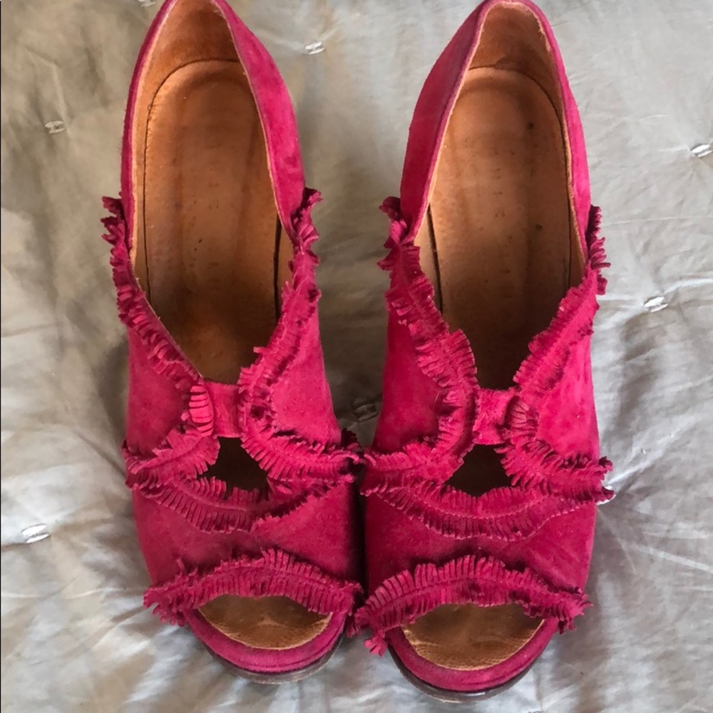 Red Frayed Edge Chie Mihara Pumps with Wood Heel